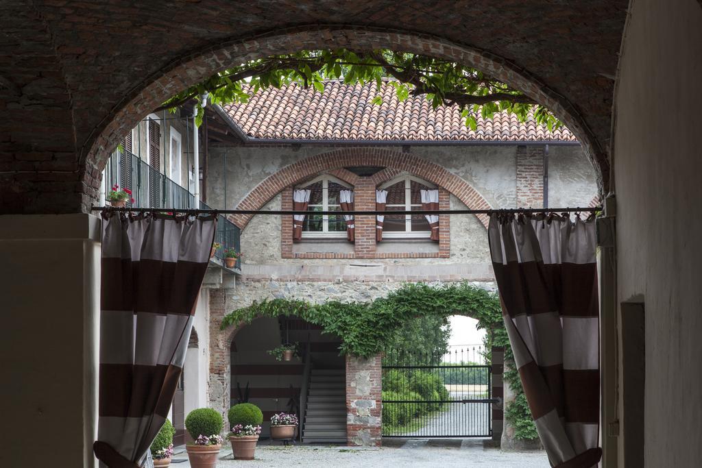פינרולו Agriturismo Il Torrione מראה חיצוני תמונה